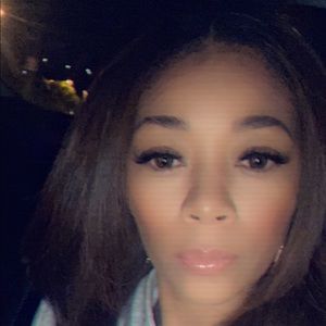 Meet your Posher, Akilah